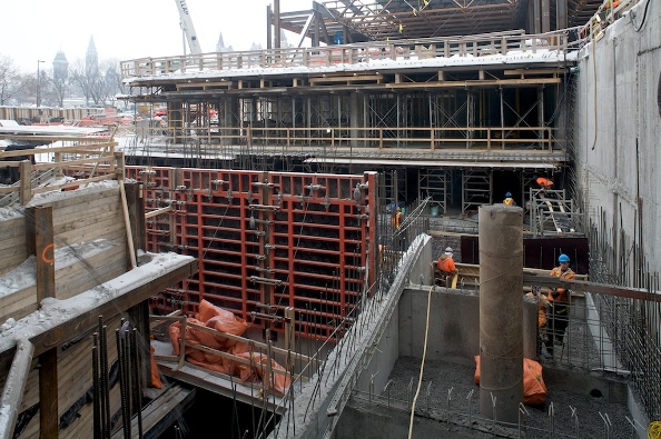 construction of ottawa convention centre showing steel